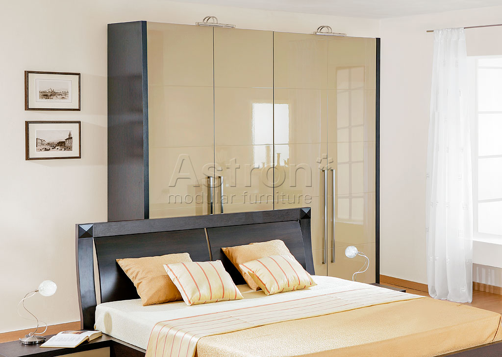 Купить распашной шкаф для одежды, узнать цену на шкаф с распашными ...